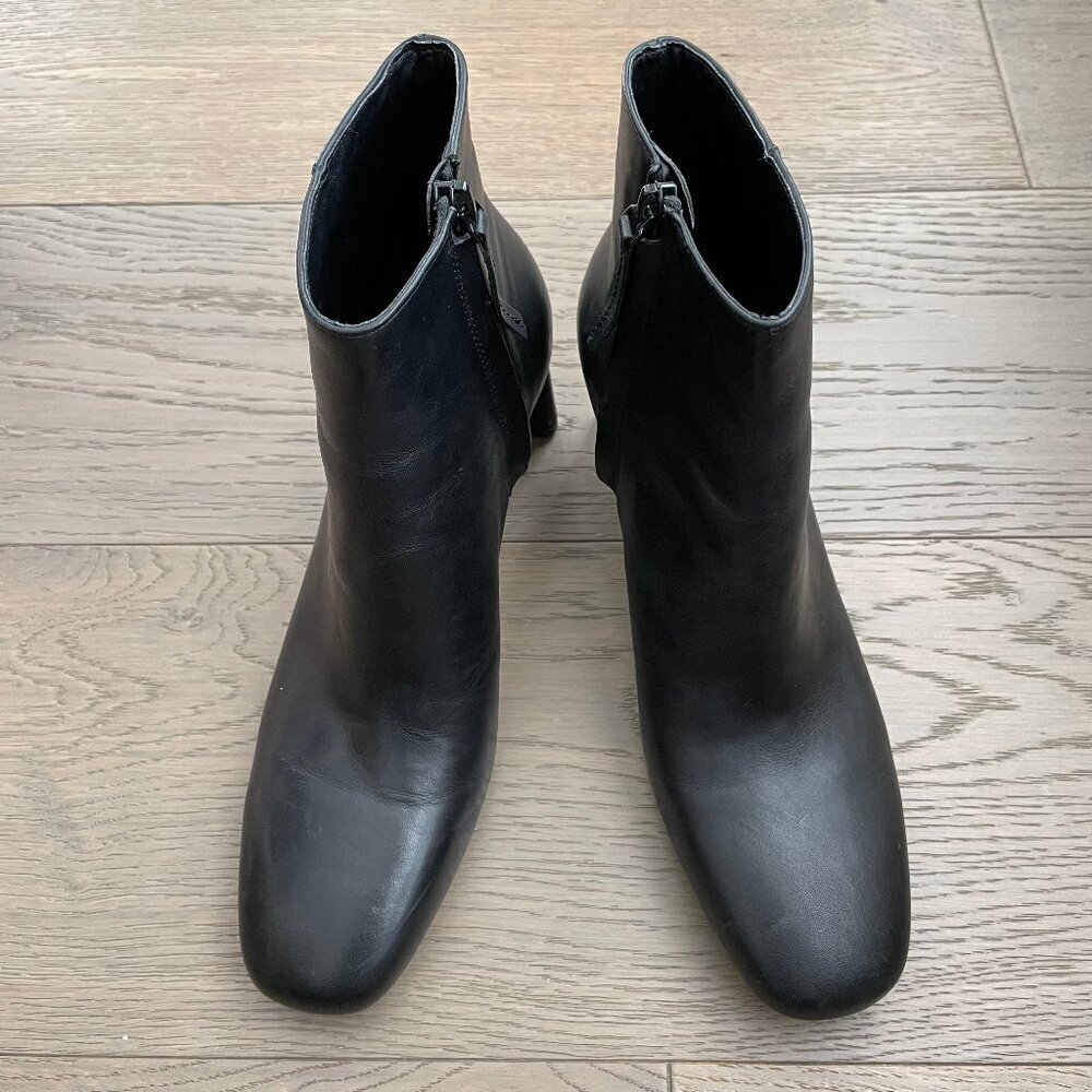 Oak + Fort 5627 2.75" Heeled Leather Booties w Inside Zip Closure Black Sz 8